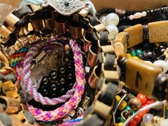 5 Lb Lot Fashion Costume Beaded Bracelets Vintage Mod Boho Glass Lucite Acrylic