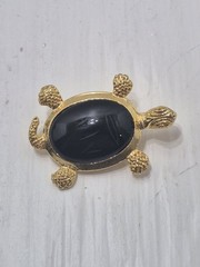 Vintage Unsigned Turtle Brooch Pin Black Plastic Cabochon Stone Shell Gold Tone