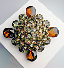 Vintage Unsigned RJ Graziano Smokey Rhinestone Bronze Color Brooch WOW