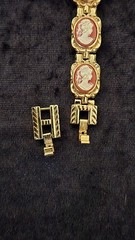 Women’s Gold Tone Cameo Bracelet Wristwatch Quartz Analog Oval Dress Watch