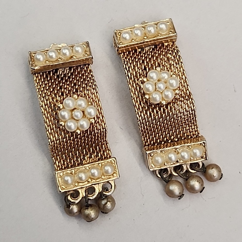 Vintage Leru Mesh Earrings Clip On Gold Tone Dangle 1 5/8″