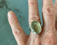 VINTAGE FACETED OVAL PREHNITE STERLING RING-SIZE 6