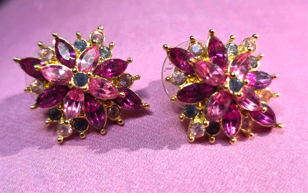 Vintage Joan Rivers Pink & Magenta Rhinestone Star Pierced Stud Earrings