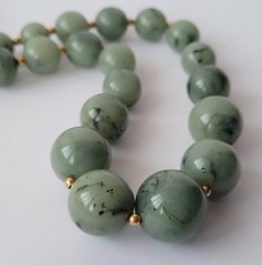 Vtg Joan Rivers Faux Jade Marble Green Lucite Round Bead Gold Tone Necklace 20″