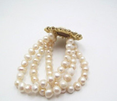Vintage Carved Cameo Stone Rhinestone Multi Iridescent White 9mm Pearl Bracelet