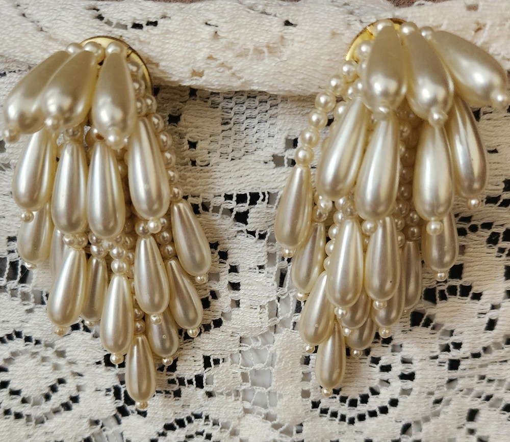 Vtg Glamorous Cha Cha Statement Burst Earrings Faux Pearl Cluster Fringe Clip On