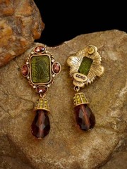 Vintage Green Carved Glass Drop Earrings Gold Tone Statement