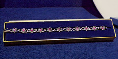 Avon 1974 Rosegay Convertable Bracelet or Choker Silvertone 8″ Rose Color Stones