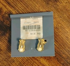 Casual Corner Round Gold-tone & Pearl Clip On Earrings NOS 301E