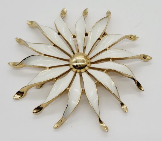 Vintage Crown Trifari Brooch Gold and White Enamel Flower Pin 2.5 in HUGE