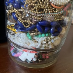 5-10LBS VINTAGE TO NOW WEAR CRAFT FIND Fun Jewelry Lot G Rings NECKLACES More