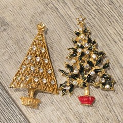 Vintage Rhinestone Christmas Tree Brooch set Filigree Gold Tone Holiday Pin Gift