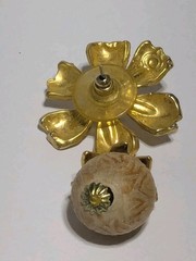 Vintage Gold Tone Flower & Wood Bead Stud Dangle Earrings 2″. BOHO. 70’s.