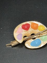 Vintage Artist Paint Palette w Brushes Enamel Gold Tone Pin Brooch Artsy Jewelry