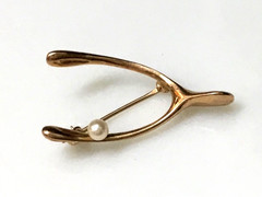 VINTAGE~14K YELLOW GOLD PEARL FIGURAL WISHBONE PIN BROOCH~2.8g~GOOD LUCK JUNE