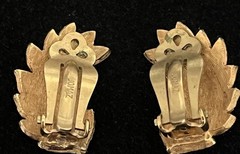 Jomaz Vintage Gold Tone Leaf Earrings With Crystal Rhinestone Accents Clip On