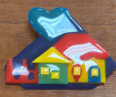 Vintage House Pins by Lucinda USA Big Green Hear in Purple Sky Pin / Brooch