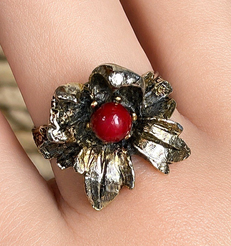 Vintage Adjustable Flower Cocktail Ring Red Silver Tone Statement Size 7.5-9.5