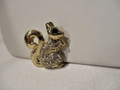 KIM ROGERS Goldtone Squirrel w/Clear Rhinestone Body & Black Eye 3/4″w x 1 1/8″L