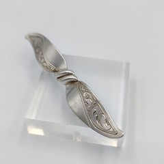 Teka Theodor Klotz 835 Silver Ornate Engraving Bow Brooch Pin Art Nouveau Era