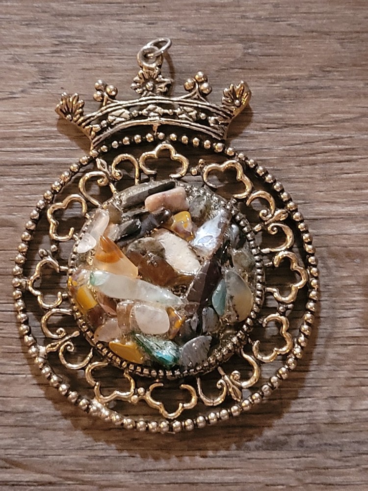 Vintage Antique Gold Tone Natural Stone Pendant Crown Women’s Fashion Jewelry