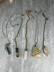Lot Of 5 Necklaces Crystals Stones Dainty Gold Tone Silver Tone Jewelry Set
