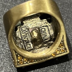 LaVintage ring size 6.5 shiny stones signed