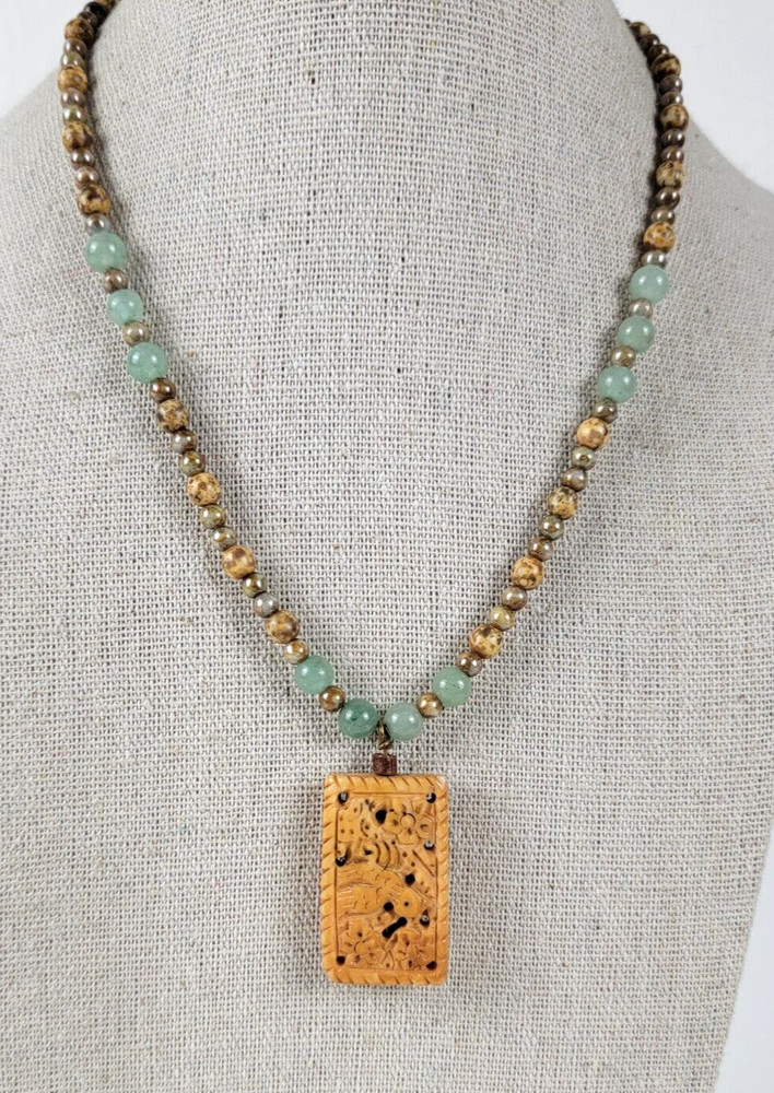 Vintage Gemstone & Agate Beaded Necklace With Carved Floral Bird Pendant 15.5 In