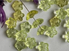 SALE! VINTAGE EGYPTIAN REVIVAL GLASS PENDANT URANIUM FLOWER NECKLACE ARTISAN