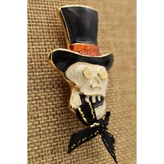 Vintage Halloween Skull Pin Brooch Skeleton Top Hat Glitter Enamel Chunky BinBA
