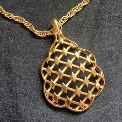 Vintage Trifari Crown Necklace. Gold Tone, 12 In Chain, Pendant 2.5 X 1.5