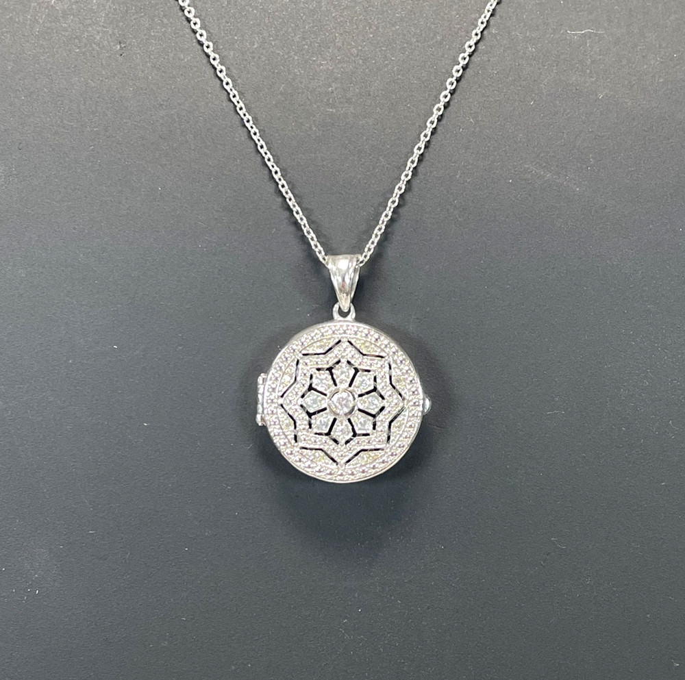 Vintage Avon Silver Tone Filigree Locket Necklace w/Floral Design & Rhinestones