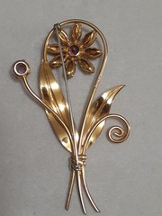 Sterling silver gold plated prong set purple glass flower & stem leaf brooch