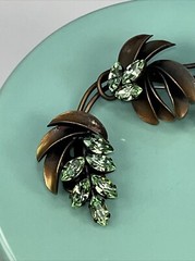 Vtg Austria Brooch Earrings Green Crystals Rhinestones Copper leaves