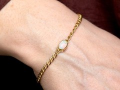 9.50Ct White Opal and 0.24Ct Diamond 15k Yellow Gold Necklace / Bracelet Set