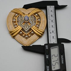 Elizabeth Taylor Avon Shah Jehan Heart Brooch Gold Tone Enamel Pearl Rhinestone