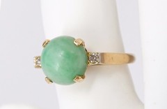Vintage 14K Yellow Gold, Jade & Diamond Ring Size 6