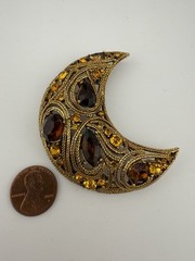 LA ROCO GOLDTONE RHINESTONE PAISLEY CRESCENT MOON BROOCH AS IS K945B
