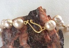 Vintage Metropolitan Museum of Art Faux Lg Pearl Collar Necklace Gold Tone – See