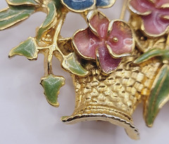 CLASSIC Pansy Flower Basket Gold Tone Pink Blue Green Enamel Vintage Brooch Pin