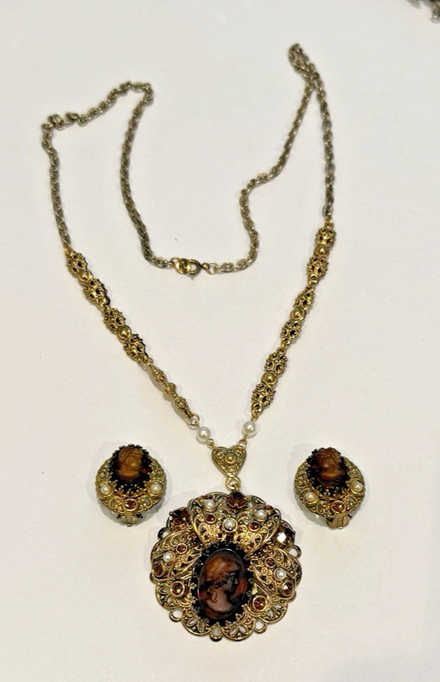 VINTAGE SIGNED WEST GERMANY GLASS CAMEO NECKLACE & EARRING SET