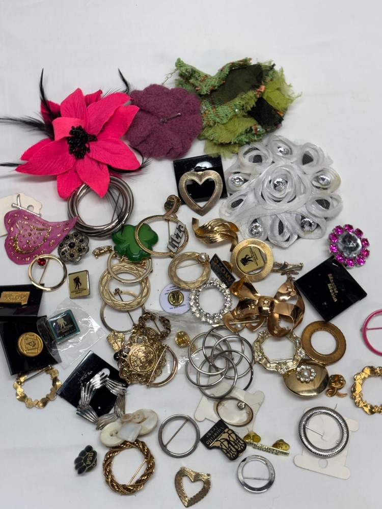 Costume Jewelry Pin Brooch Lot 59 Wear Sell Crafts Unsigned Multi Purpose