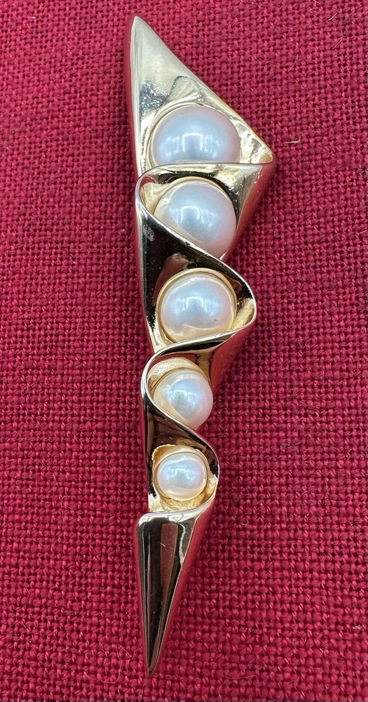 Vintage 80’s Modernist Gold Tone Faux Pearl Brooch Wavy Signed FO Retro 3.5 in.