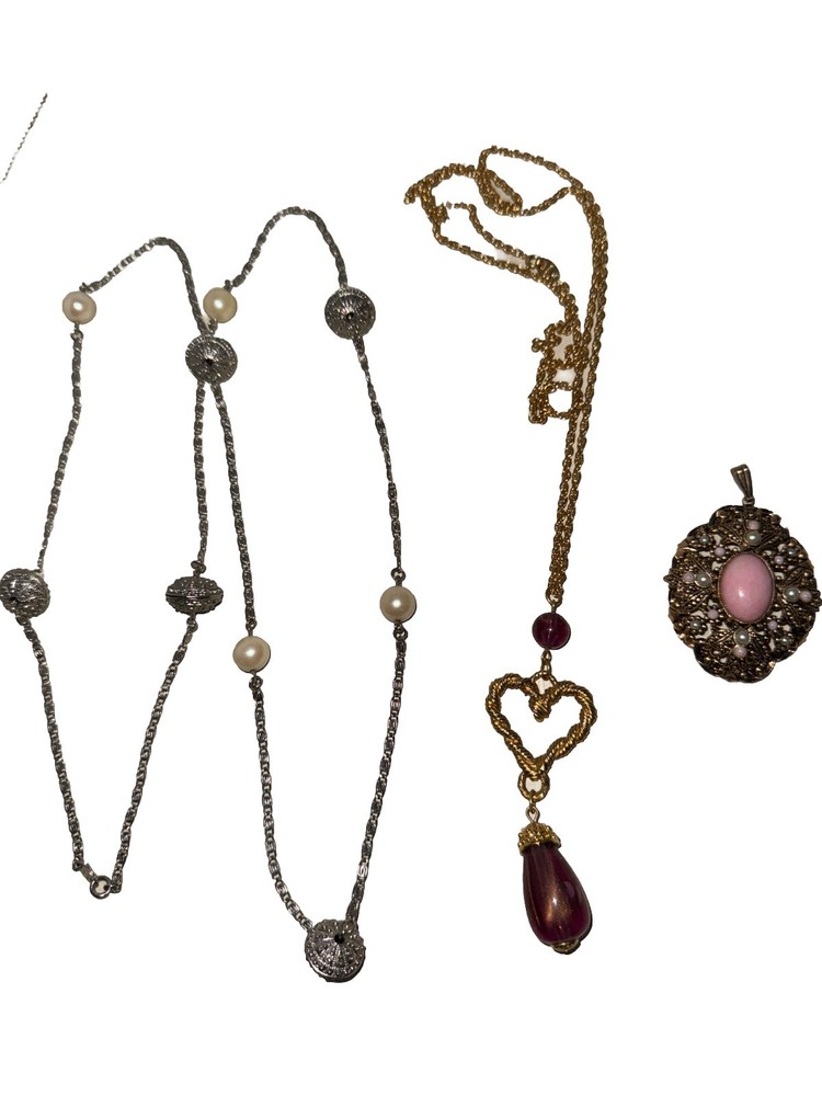 Lot Of 3 VTG AVON Jewelry Pieces See Description