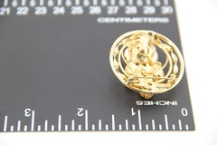 Vintage, Brooch in Gold Tone Metal Faux Pearl Flower Leaves Shaped Twisted Wire