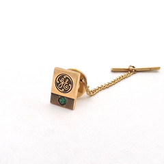 Vintage GE General Electric Solid 10k Gold Emerald Service Award Pin Tie Tac