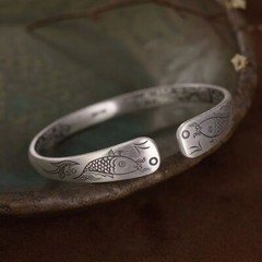 1 piece Vintage silver bracelet with adjustable opening