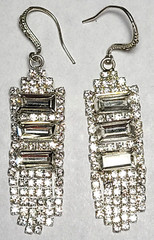 VINTAGE STUNNING SILVER TONE CLEAR CRYSTAL GLASS DANGLE PIERCED EARRINGS