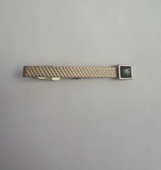 Nice Vintage Swank Mid Century MCM Modernist Jade Stone Tie Bar Clip