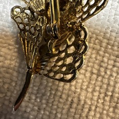 Vintage Filigree Leaf Watermelon Rivoli Vitrail Crystal Gold Tone Brooch Pin